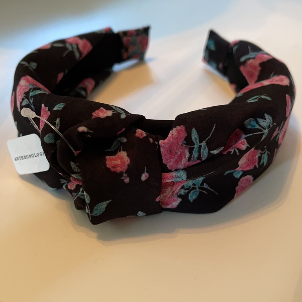 Black Floral Knottede Headband from Anthropologie.